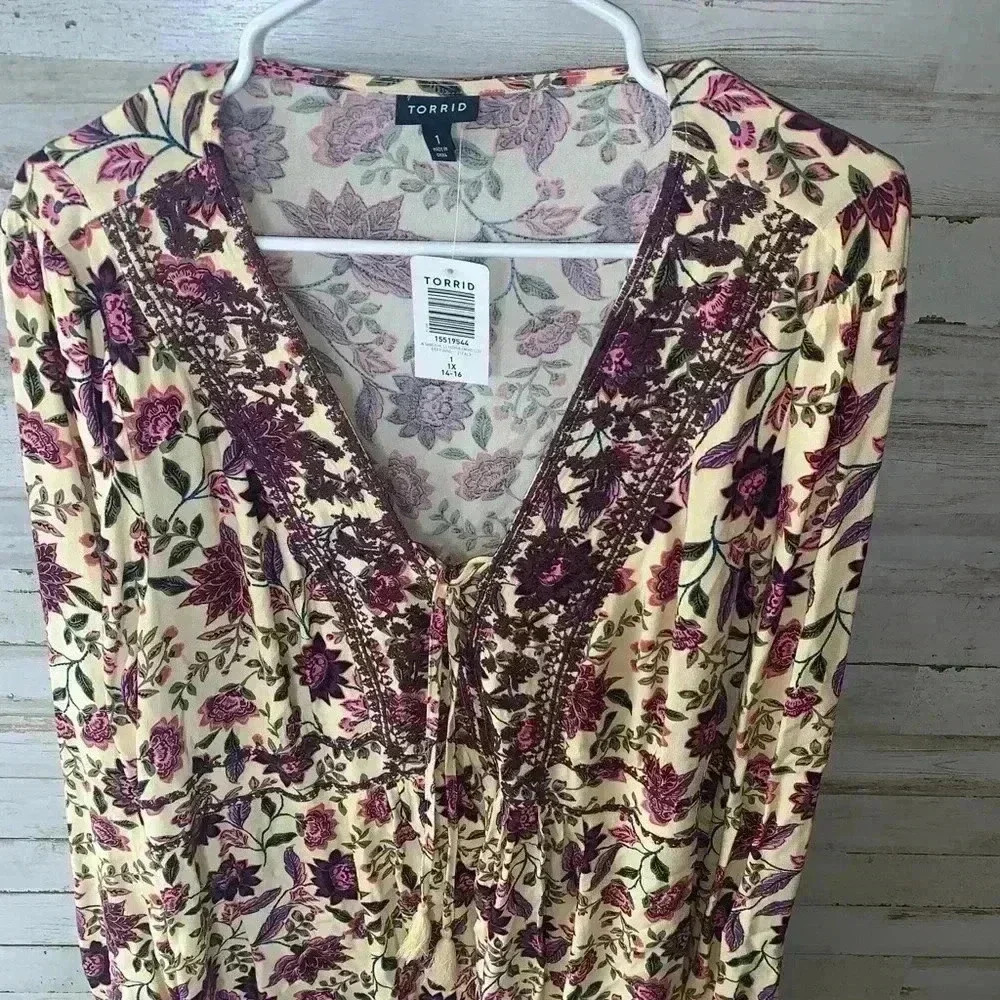torrid Cream Floral Peasant Blouse with Plum Embroidery - Picture 2 of 15